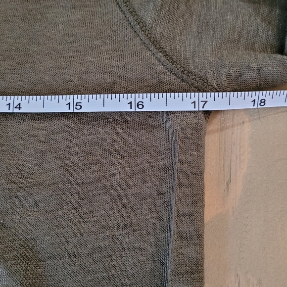 Vince • 100% Linen Long Sleeve Slub Pullover Shirt in Olive Drab Green Sz M - Picture 10 of 12